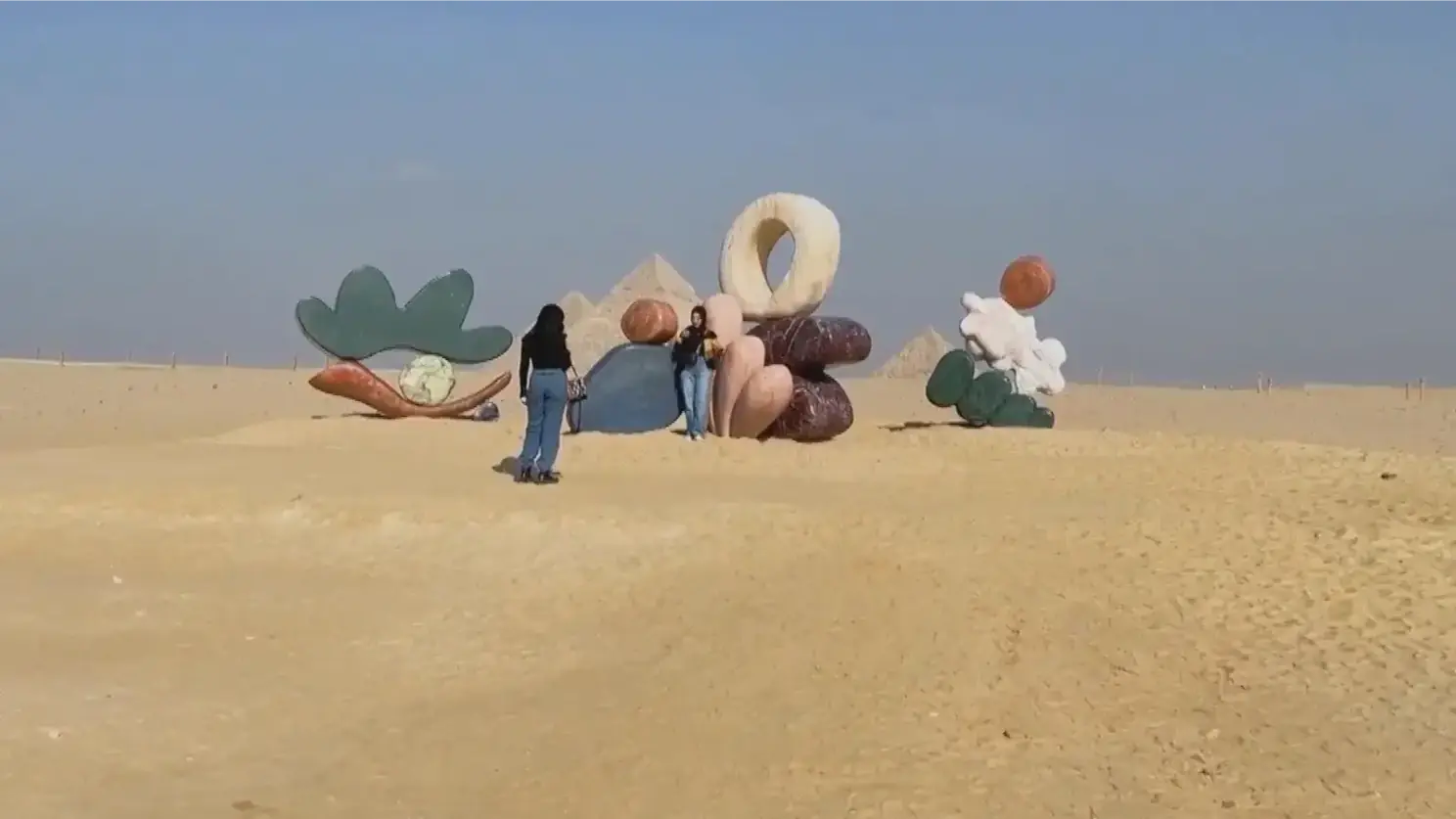 Triển lãm 'Forever is Now' tại cao nguyên Giza, Ai Cập